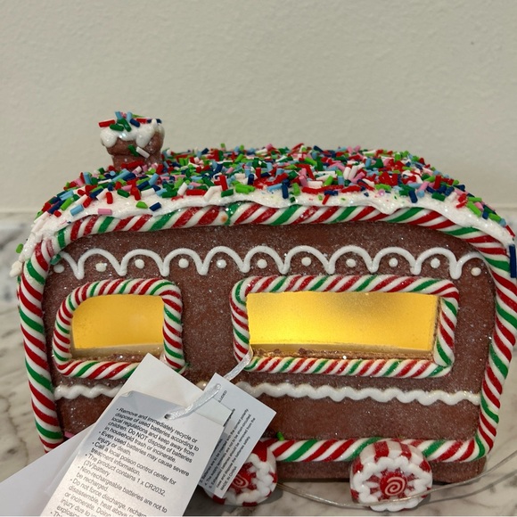 NEW Christmas Red & Green LED Frosted Glitter Claydough Gingerbread Trailer - Picture 5 of 7